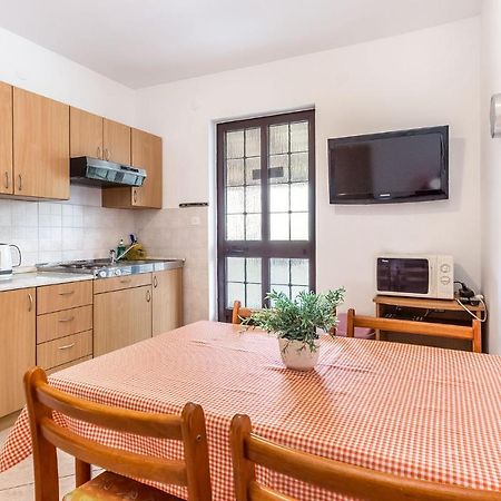 Milo Apartment Porec Bagian luar foto