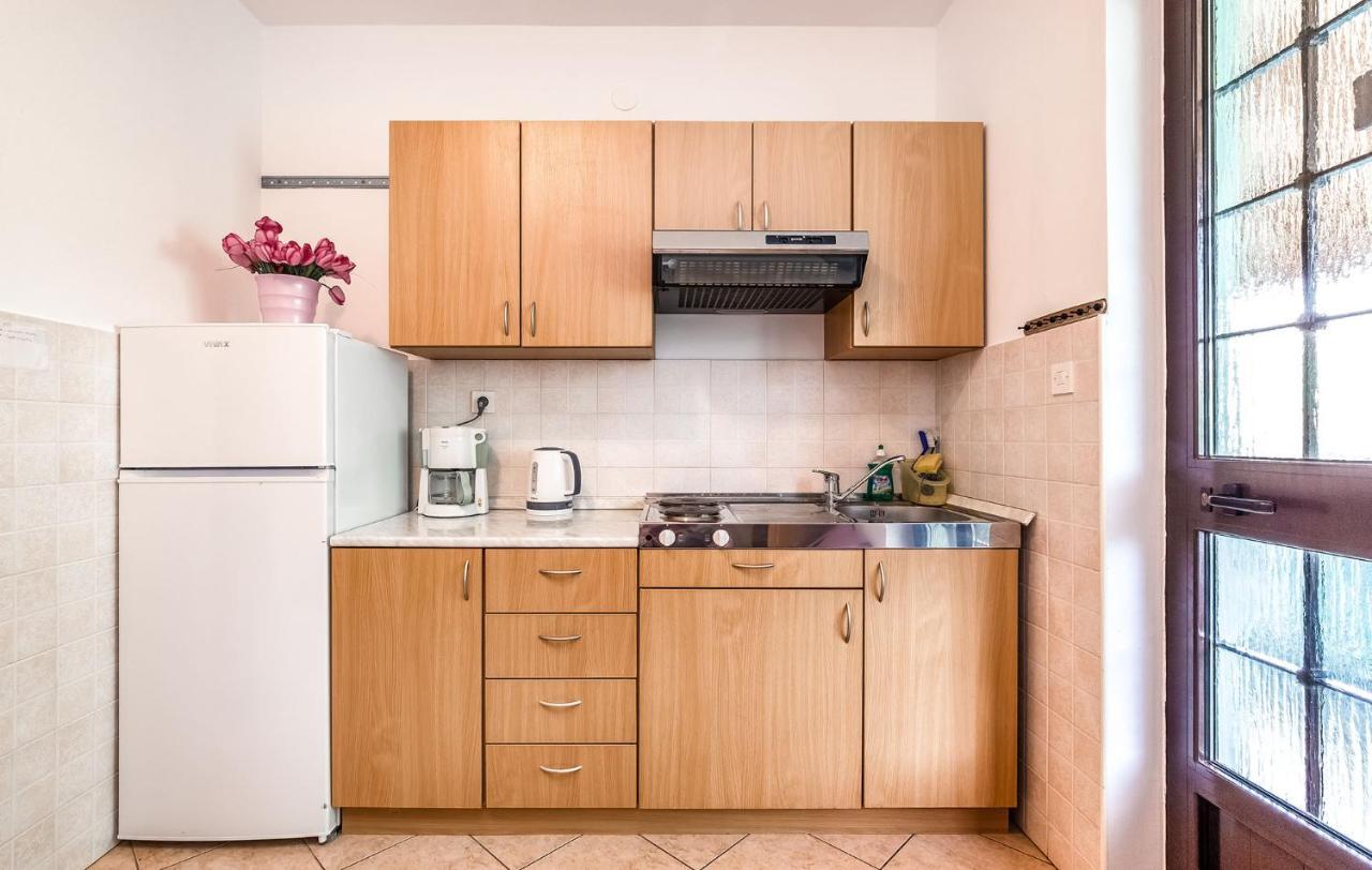 Milo Apartment Porec Bagian luar foto