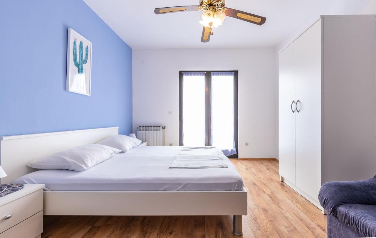 Milo Apartment Porec Bagian luar foto